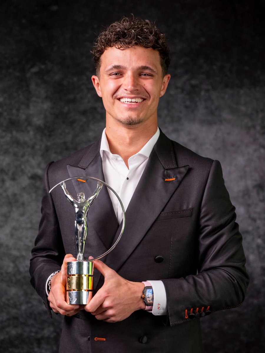 Another trophy for the cabinet 🏆 

Congratulations Lando who won the Laureus World Breakthrough of the Year award 👏 

#BritishGP #F1 | 📸  <a href="/LaureusSport/">Laureus</a>
