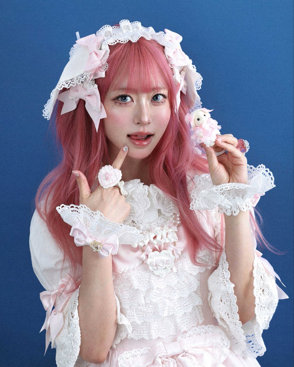앗! 
실바니안이 
사람이 되었어요!

.   ⪩ ⪨
૮ • ﻌ •  ྀིა  )࿔