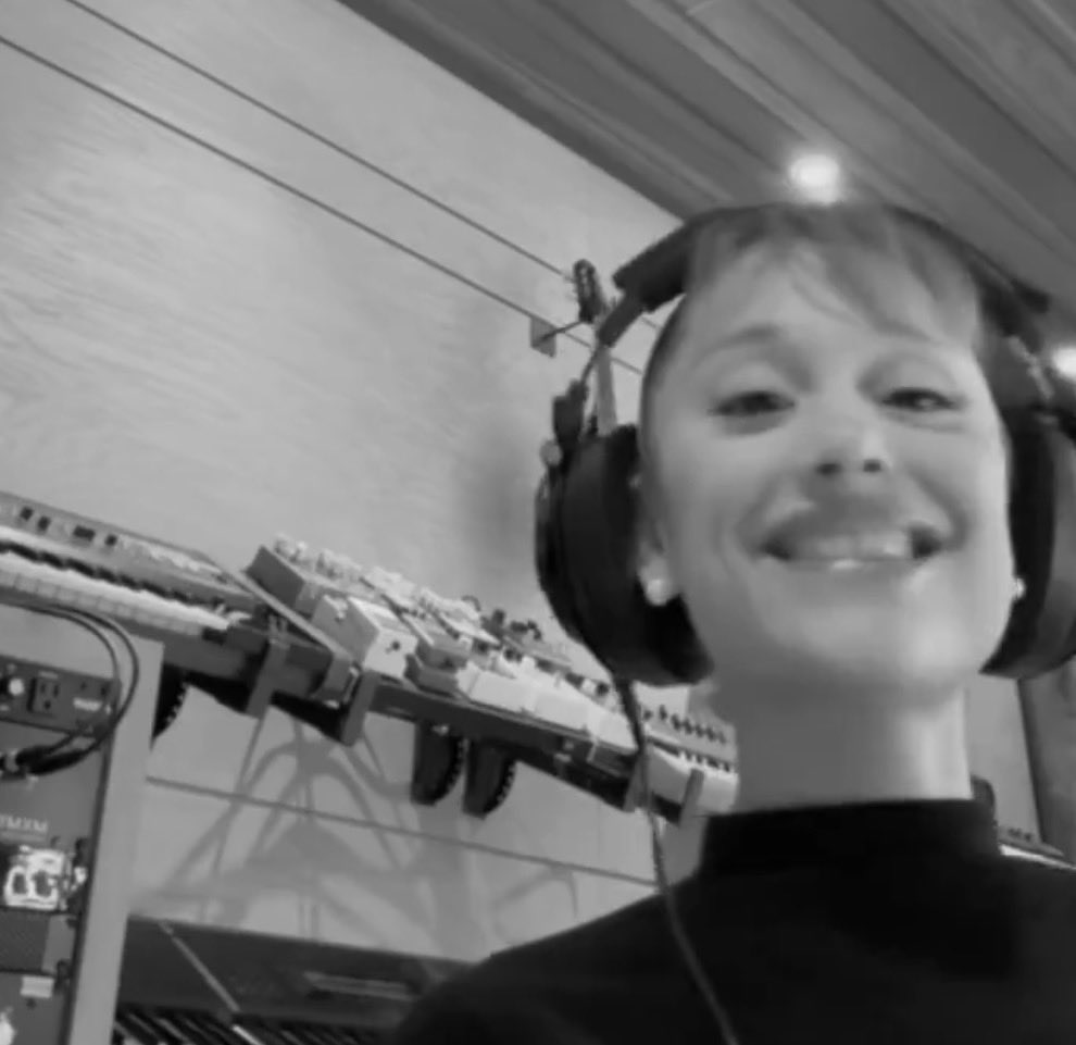 jodie ꕤ🫧 saw ari x3 tweet media