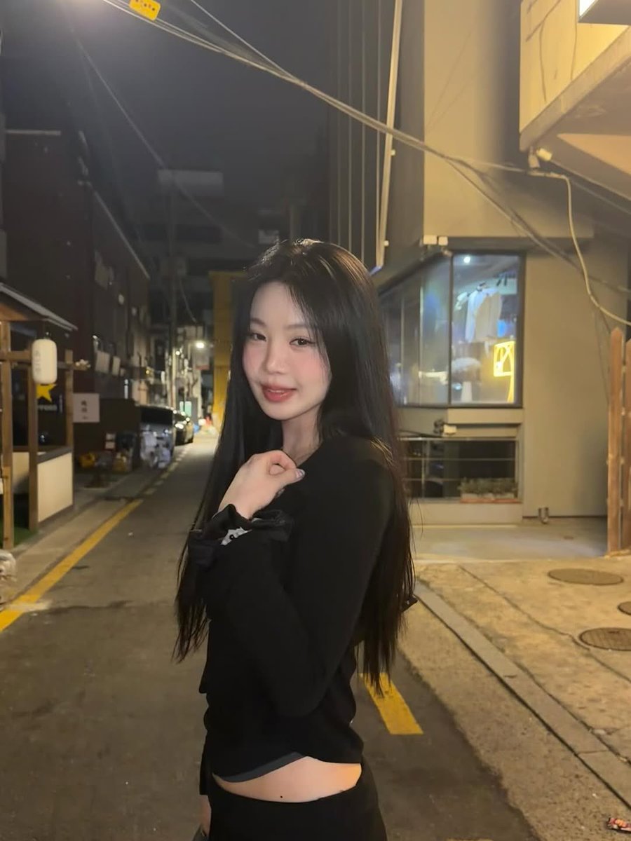 fromsj39's tweet photo. 260421 #수진 인스타

날씨좋다

#SOOJIN https://t.co/qH9oueFUwA