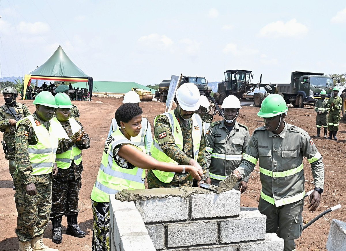 GideonSsekidde's tweet photo. The UPDF Engineering Brigade is leveling up under Gen @mkainerugaba
From the Joshua Cheptegei Training Camp to other key projects, the focus on internal expertise is cutting costs and driving national development.
@TheUpdf #InfrastructureUG #GoldenPosts @mkainerugaba https://t.co/kdkXQfAeUJ