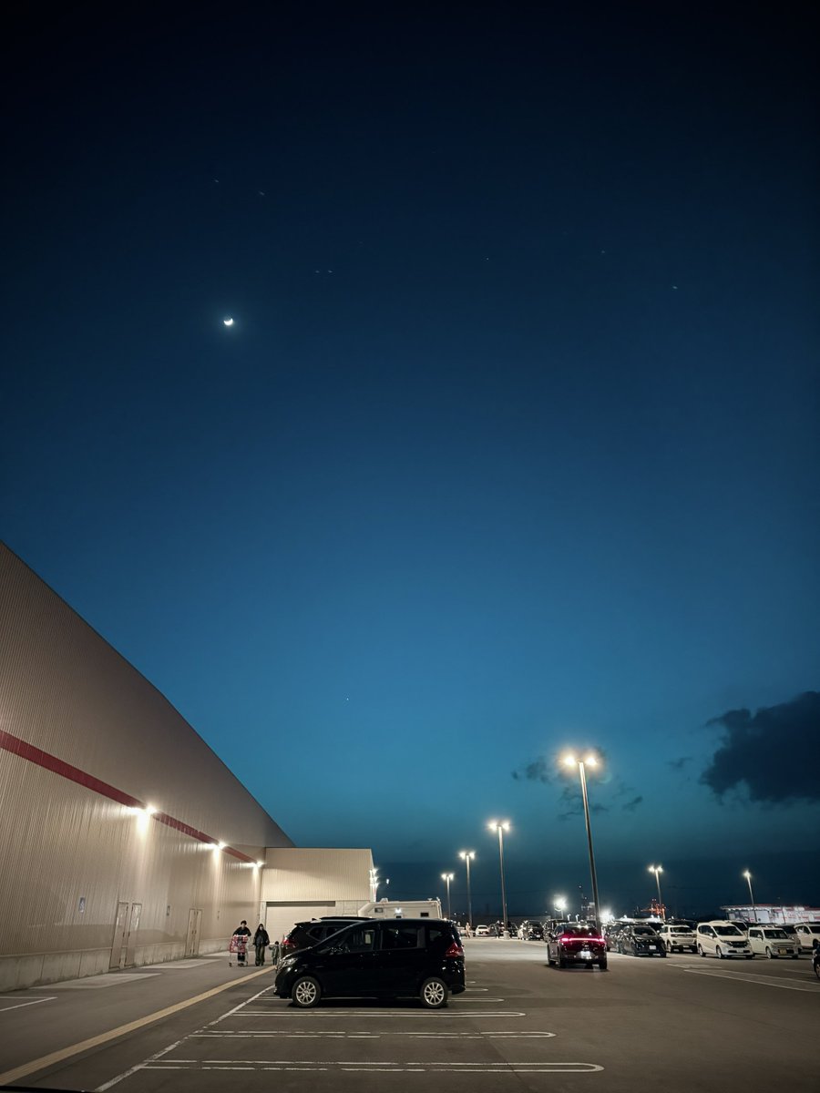 コストコは石狩においてさえ北米の情緒がある。