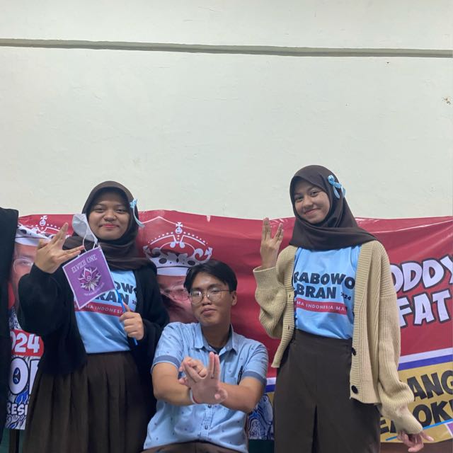 Manusia biasa sekali tweet media