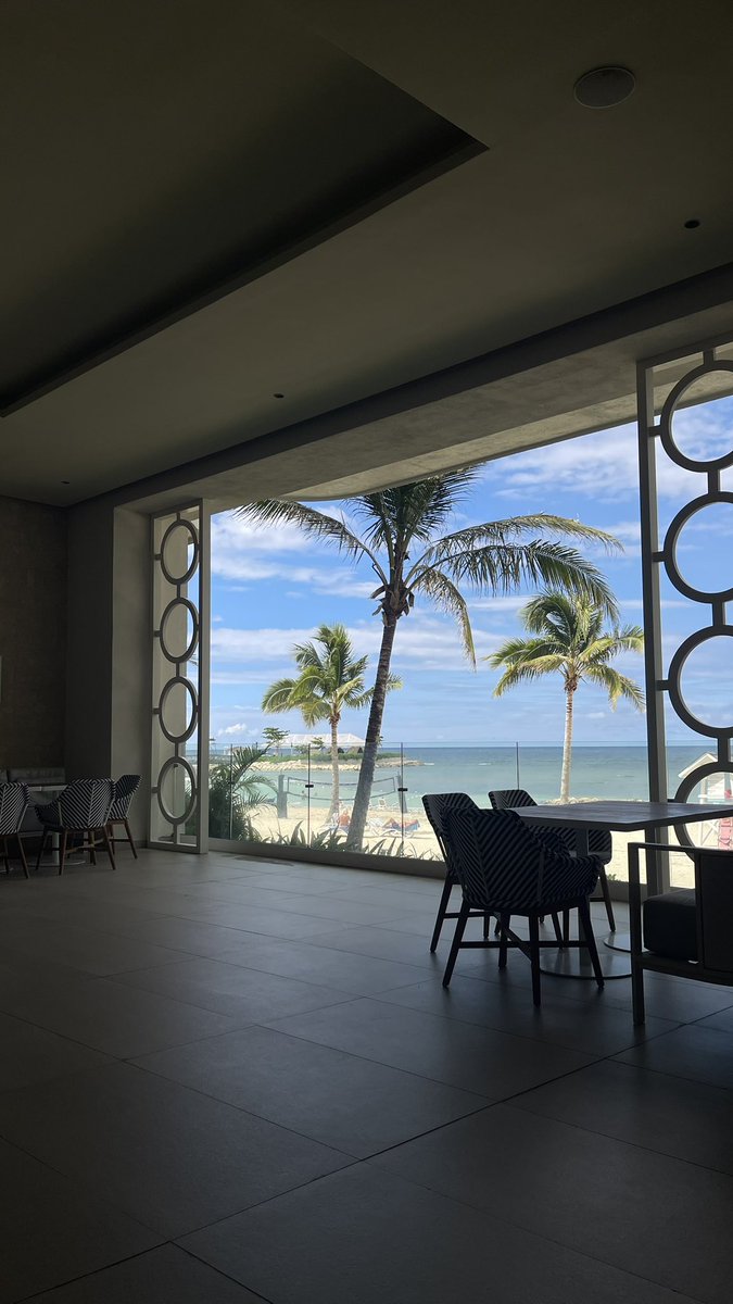 chineya_s's tweet image. The office is wherever I’m at 🙂‍↕️
#remotelife