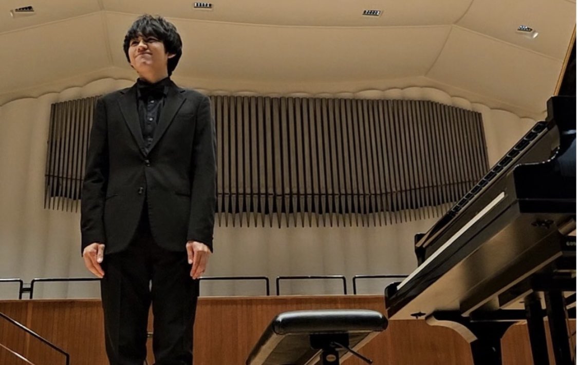 亀井聖矢、コンサートシリーズ「Serate Musicali」に登場(Corrierebit/Cesare Guzzardella)

昨晩のミラノ🇮🇹でのリサイタル、絶賛レビューが出ています✨
ざっくりと要約。ぜひ記事を！
とても嬉しくて「そうですそうです」と思いつつ読みました☺️

#亀井聖矢
#masayakamei

corrierebit.com/il-pianista-gi…