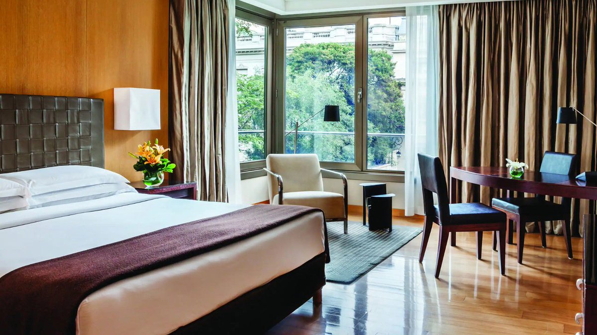 Blue_Parallel's tweet photo. Palacio Duhau blends Belle Époque architecture with contemporary design in the heart of #BuenosAires. 🇦🇷 Set within landscaped gardens in Recoleta, it’s one of the few city hotels that offers both space and a strong sense of place. #Argentina https://t.co/95BKH0RJje https://t.co/mrtKgPDspL