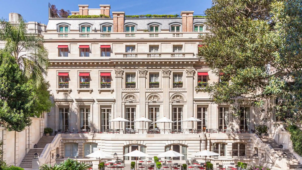 Blue_Parallel's tweet photo. Palacio Duhau blends Belle Époque architecture with contemporary design in the heart of #BuenosAires. 🇦🇷 Set within landscaped gardens in Recoleta, it’s one of the few city hotels that offers both space and a strong sense of place. #Argentina https://t.co/95BKH0RJje https://t.co/mrtKgPDspL