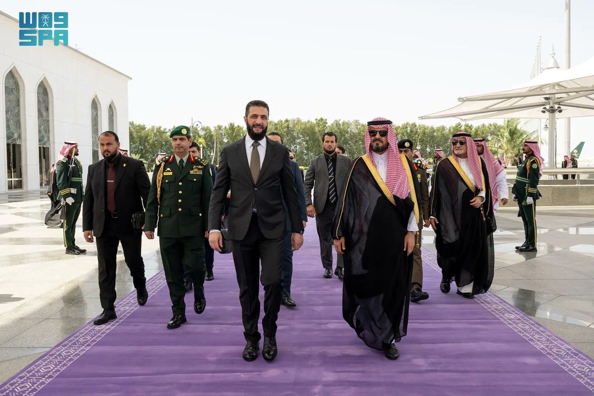 alekhbariyaEN's tweet image. #Syrian President Arrives in #Jeddah

#AlEkhbariyaEN