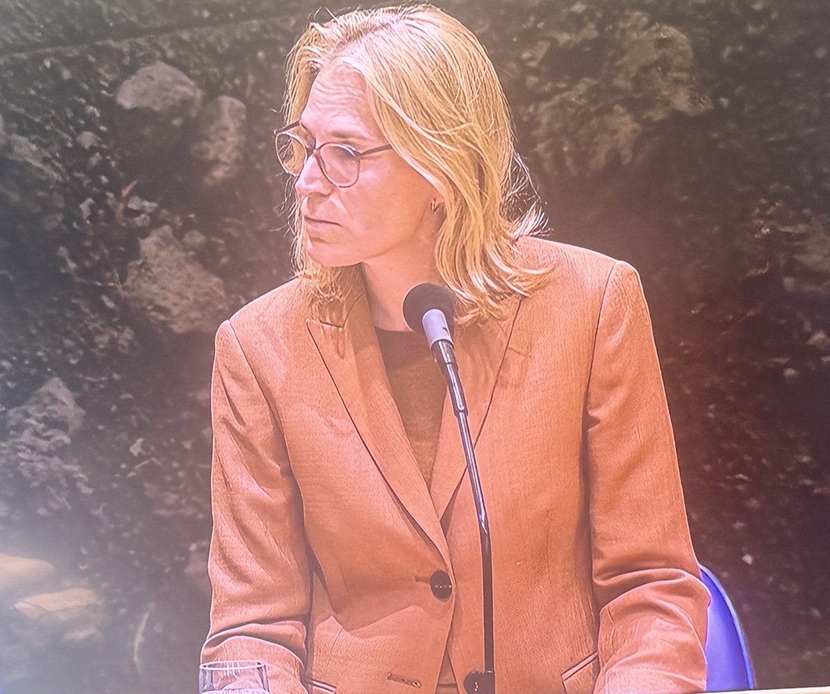 Vivscontent tweet media