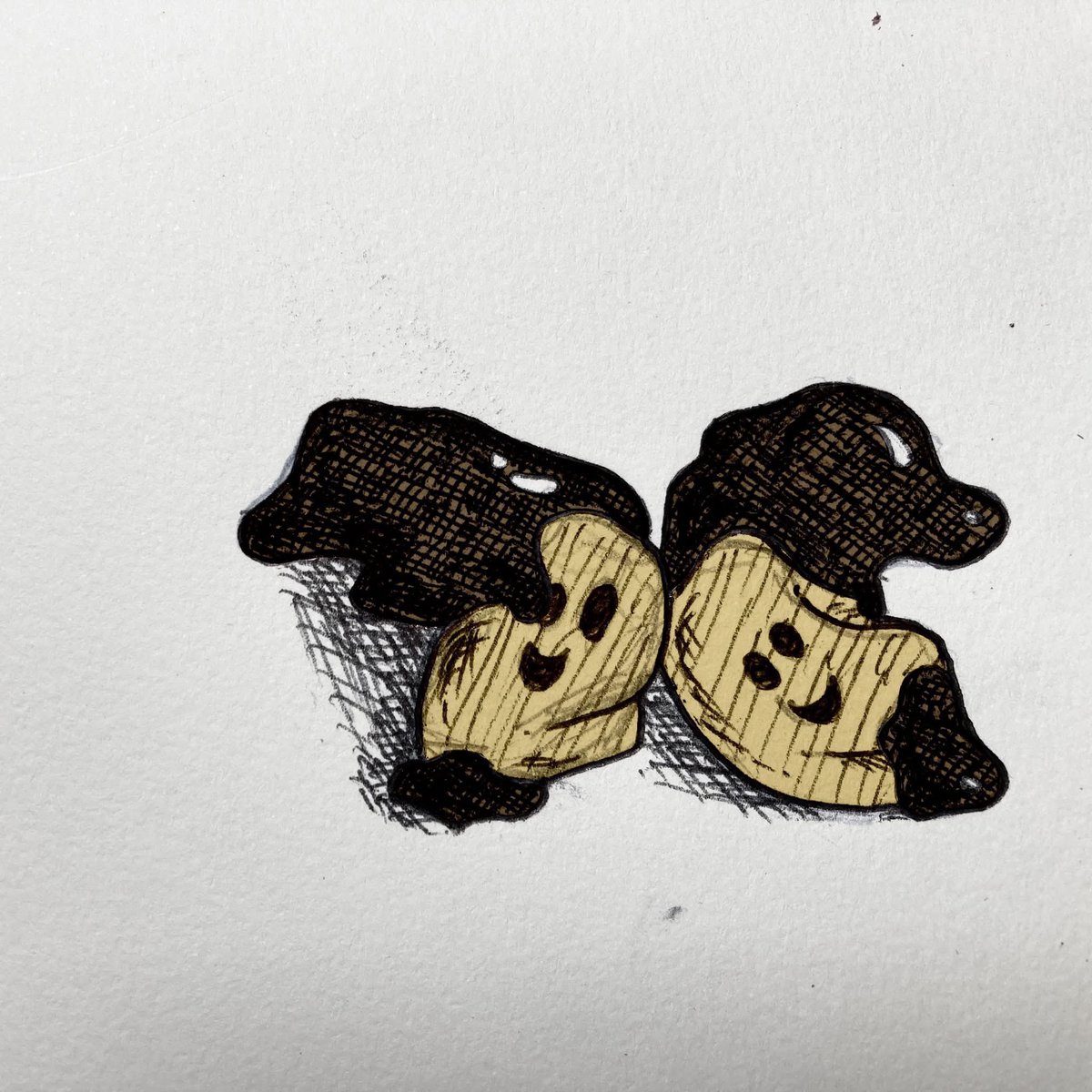 Candycritic's tweet image. It's #NationalChocolateCoveredCashewDay!

#cashews #chocolate