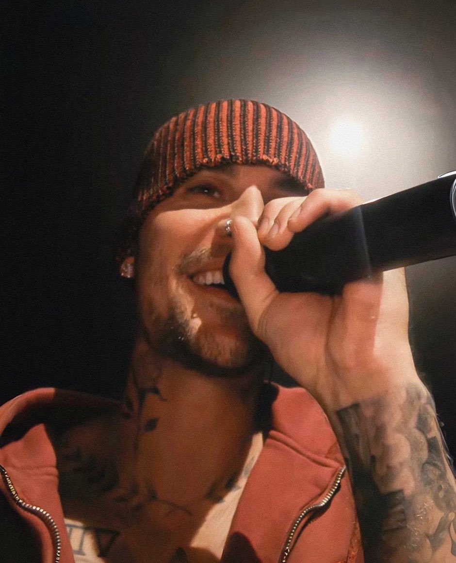 His smile 🤏🥺