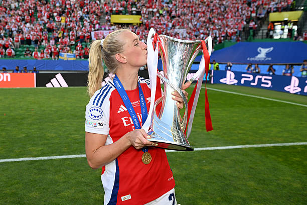Jolomoco's tweet photo. Hold on..... Follow that choon!

🎶😀 STINA STINA STINA STINA STINA BLACKSTENNNNNIUSSSSSS 🎶

❤️⚪ https://t.co/6Pdn7Yc6kL