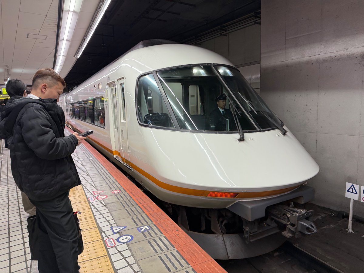 にごあず tweet media