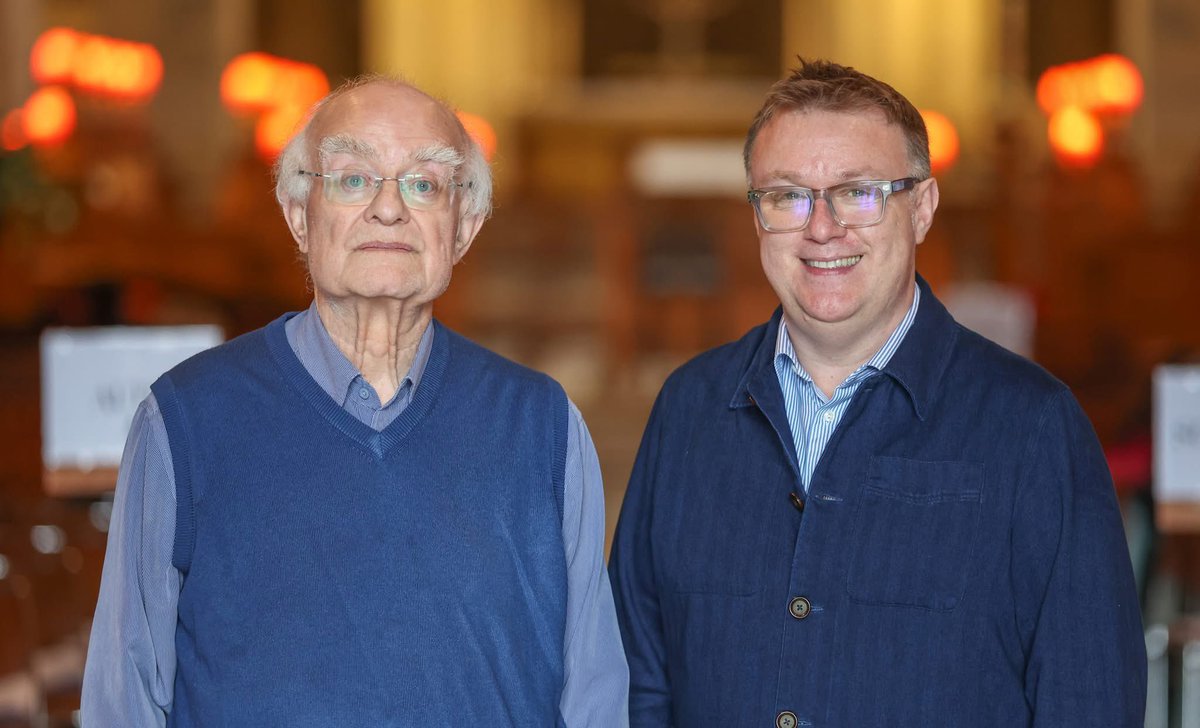 musoman74's tweet image. A pleasure to welcome Sir @johnmrutter to Belfast on Saturday, as Patron of @CW_Armagh. 

800 singers supporting the #charity and singing with joy, in Belfast Cathedral.

More of his music in this Sunday’s #SoundsSacred @bbcradioulster/@BBCSounds at 5pm.

#legend