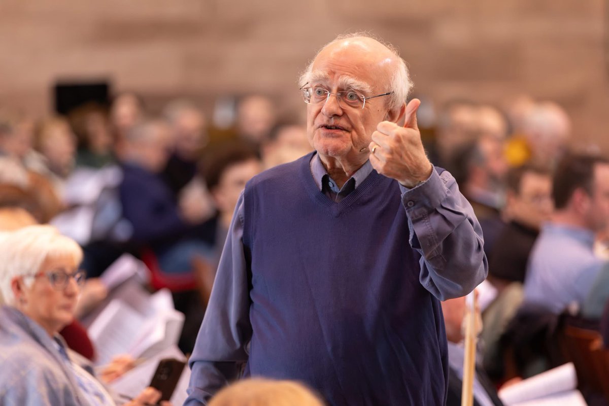 musoman74's tweet image. A pleasure to welcome Sir @johnmrutter to Belfast on Saturday, as Patron of @CW_Armagh. 

800 singers supporting the #charity and singing with joy, in Belfast Cathedral.

More of his music in this Sunday’s #SoundsSacred @bbcradioulster/@BBCSounds at 5pm.

#legend