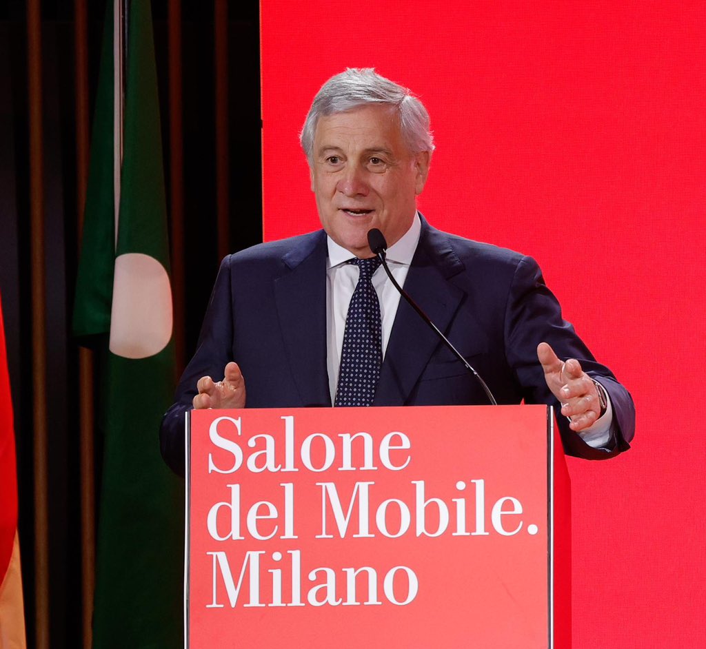 Antonio_Tajani's tweet image. #Milano Inaugurazione della 64^edizione del Salone del Mobile. 

L’Italia è il secondo esportatore mondiale nel settore #ArredoCasa. Un risultato che racconta la forza, la qualità e la capacità innovativa delle nostre imprese.
Per questo ho conferito al Salone, attraverso la sua