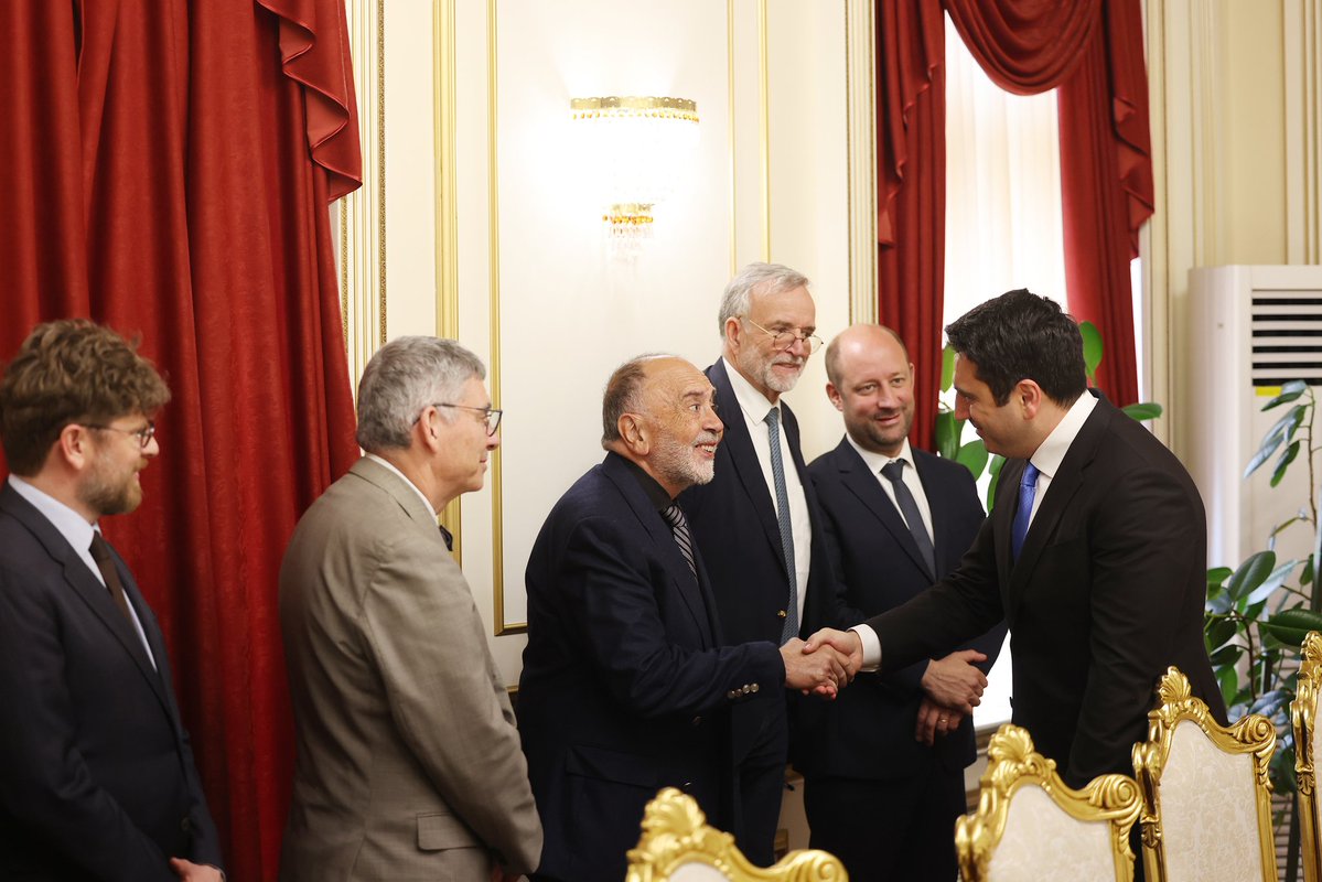 Alen Simonyan tweet media