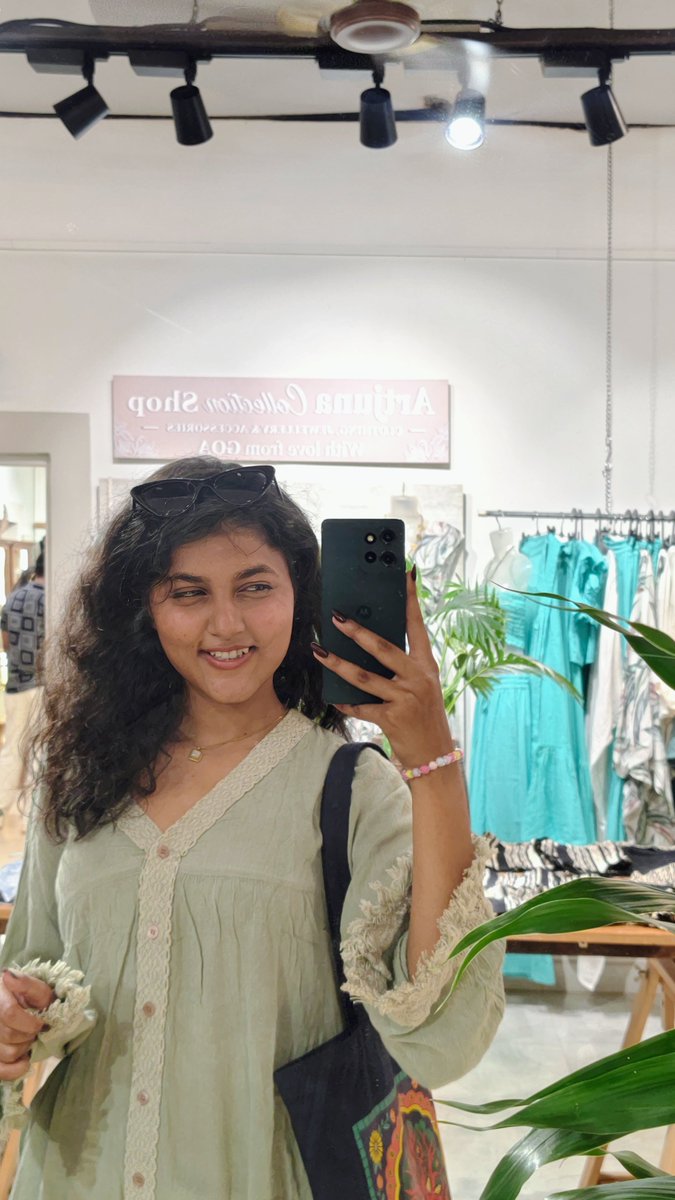 Niharika tweet media