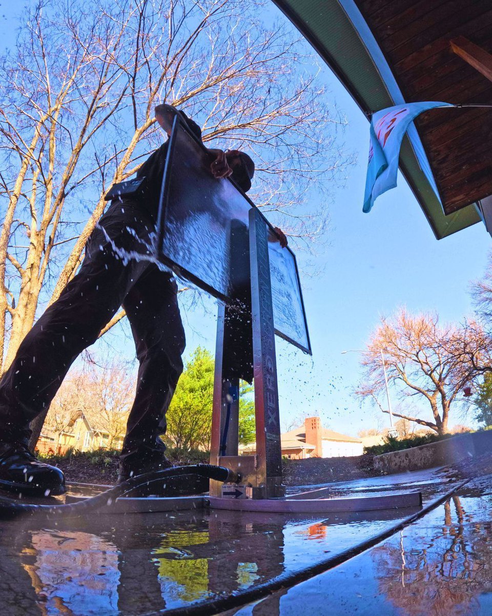 WindowCleaner tweet media