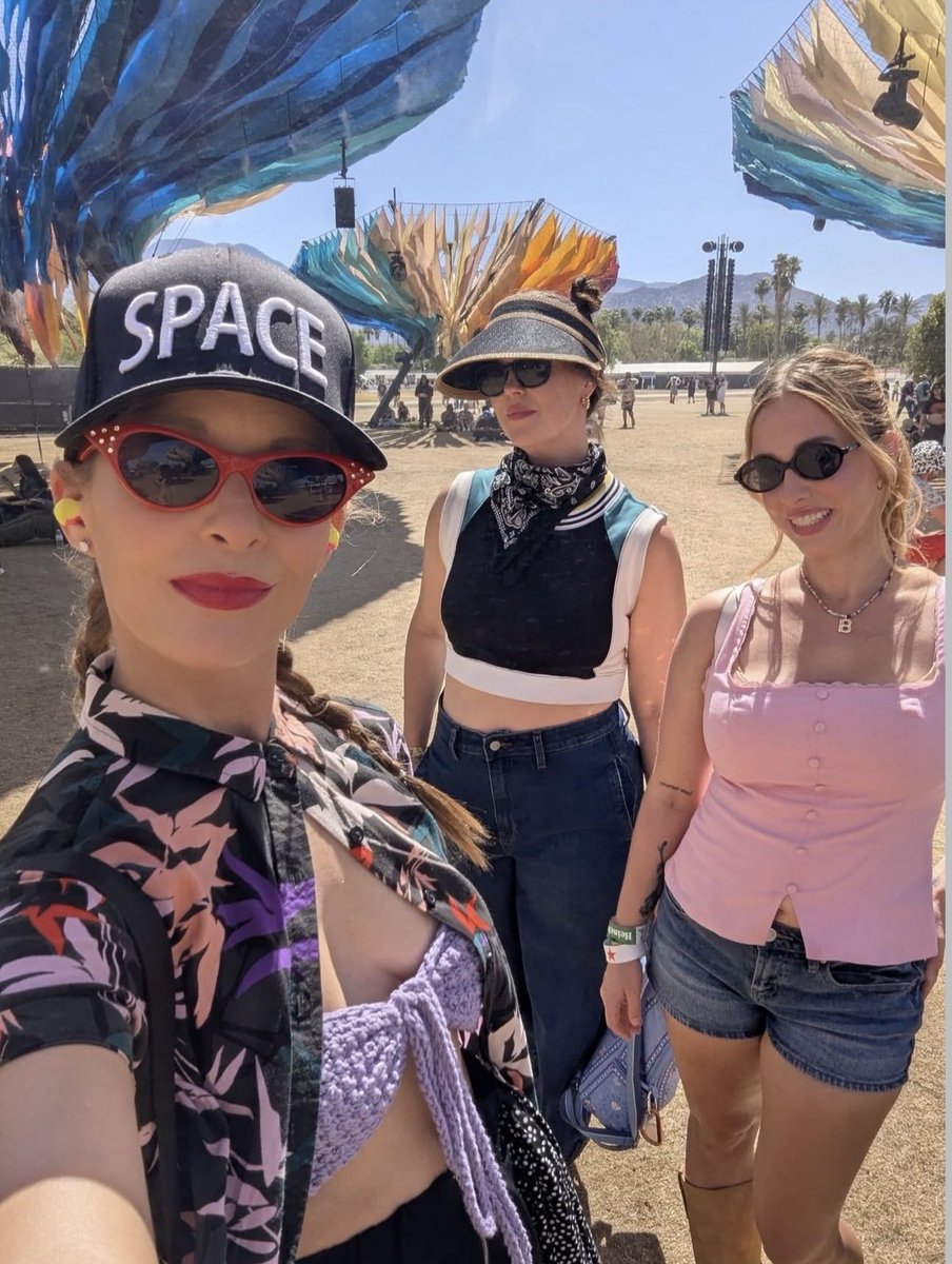 redwound's tweet photo. Get in - we're healing our inner child🌵🎶🛸🎡🫶✨ https://t.co/OIf1oWYW8X