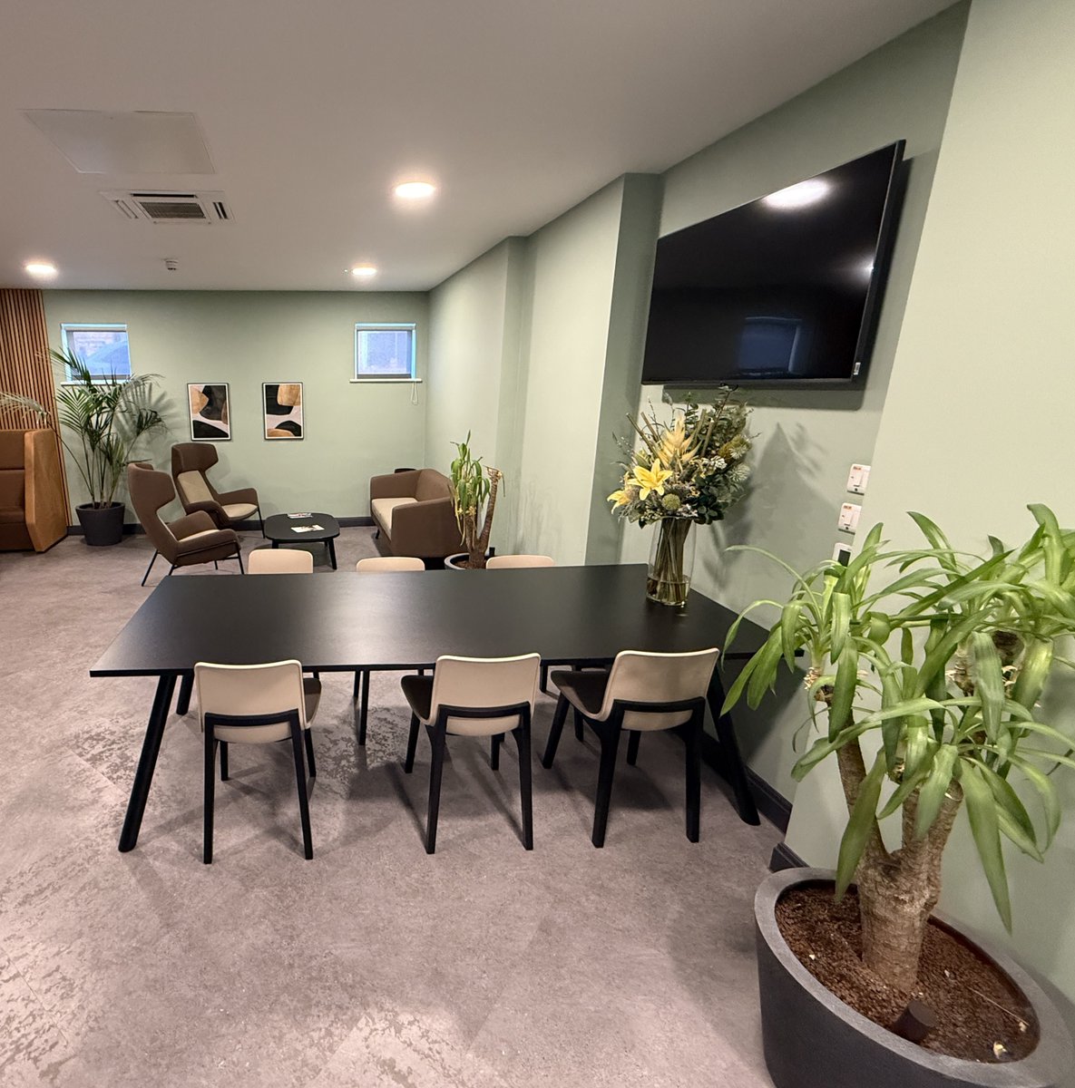 nottmoffices's tweet image. Need an #office option with access to a #meetingroom as well? Not all have it and we know where; we don't just do viewings #eastmidsheadsup link: nottingham-offices.com/go