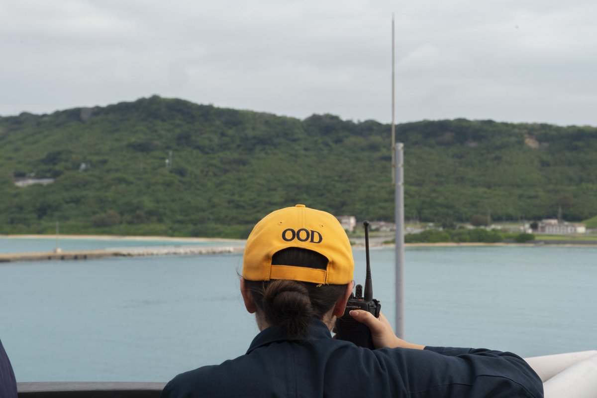 にふぇーでーびる!

USS Blue Ridge departed Okinawa, Japan, after a scheduled port visit, April 21. The Blue Ridge team and embarked 7th Fleet staff strengthened and affirmed rock-solid ties with the JMSDF and with the U.S. Marine Corps. 

#AlliesAndPartners | #US7thFleet https://t.co/b0hHX7JqrQ