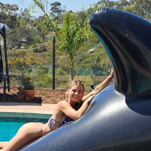 InflatablDragon's tweet image. Thats why i love summer