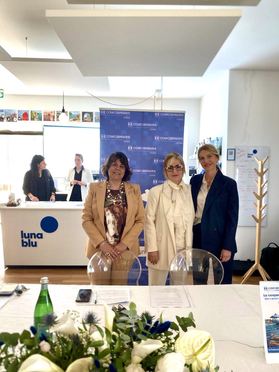 raffaellapaita's tweet photo. Oggi alla Spezia ho partecipato all’assemblea organizzata da Confcooperative Lavoro e Servizi Liguria, un importante momento di confronto sul ruolo della cooperazione nel nostro territorio.

Ringrazio Anna Viviani, Anna Manca e il vice presidente nazionale Giovanni Di Nunno per l’impegno e la visione che portano avanti con serietà e competenza.

Un pensiero sentito e riconoscente va a Don Martini e Don Perinetti, punti di riferimento per il mondo cooperativo locale, il cui esempio continua a ispirarci.

Le cooperative rappresentano un pilastro fondamentale per lo sviluppo della nostra città e del suo porto: creare lavoro, rafforzare la coesione sociale e sostenere la crescita significa investire nel futuro e l’innovazione della Spezia.