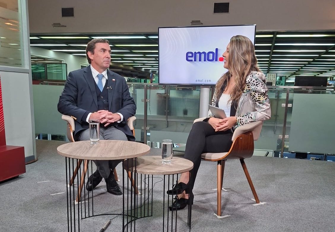 MinjuDDHH's tweet photo. AHORA | Ministro Fernando Rabat se encuentra dialogando sobre la agenda de Justicia y Derechos Humanos en #EmolTV.
📡 Sigue la señal en https://t.co/ZaoPHzEKkv https://t.co/G5ViFPVlY8