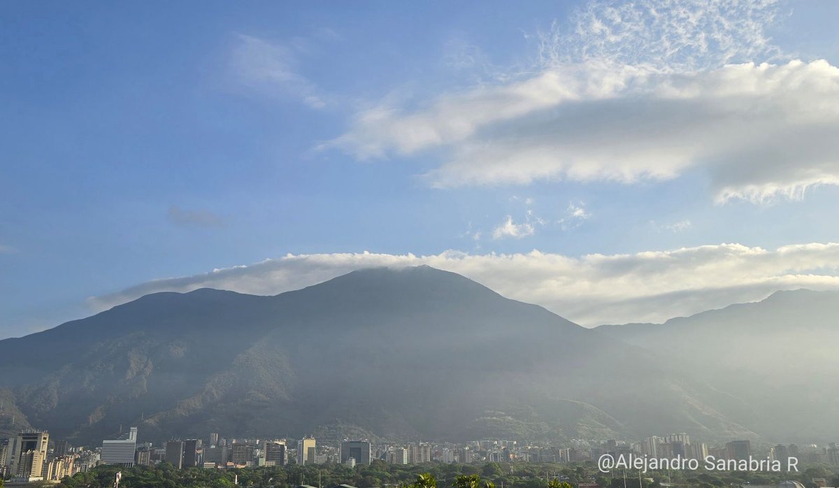 AlexSanabriaR's tweet image. El #Avila a esta hora #21A #venezuela