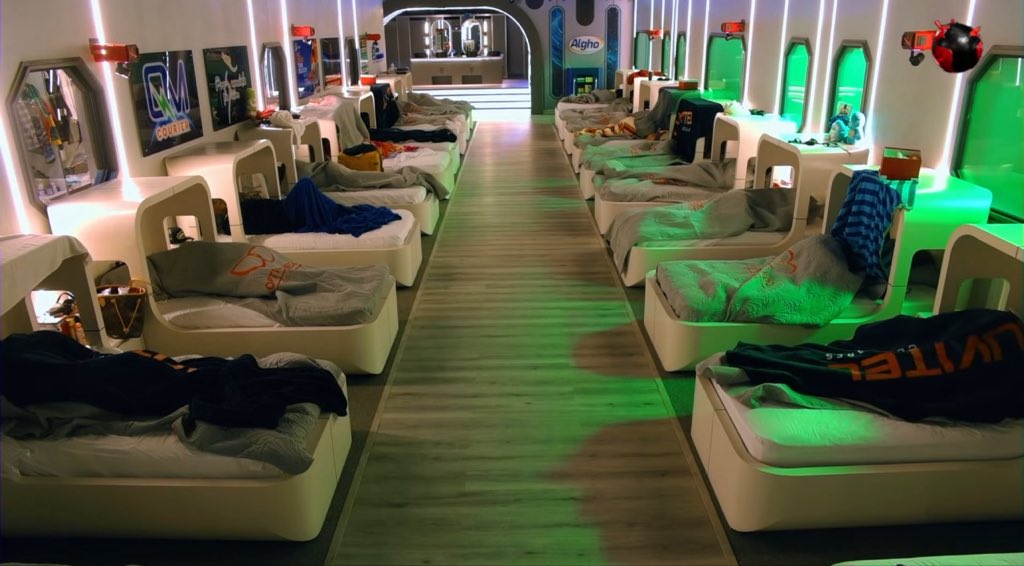 уσуσ tweet media