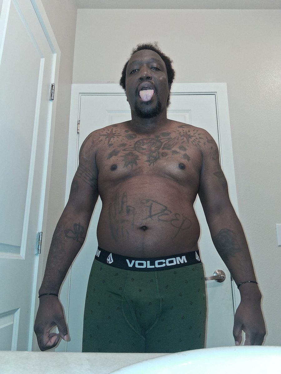JonesVale29594's tweet photo. Underwear model #volcom #bbw #ssbbw https://t.co/BxPbYfxc0e