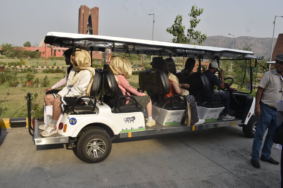 TourismBiharGov's tweet image. The visit further continued with a stop at the Nalanda University, where the global influencer delegation arrived and experienced Bihar’s legacy of learning.

#NalandaUniversity #BiharTourism #IncredibleIndia #ExploreBihar #HeritageOfIndia #LegacyOfLearning #GlobalInfluencers