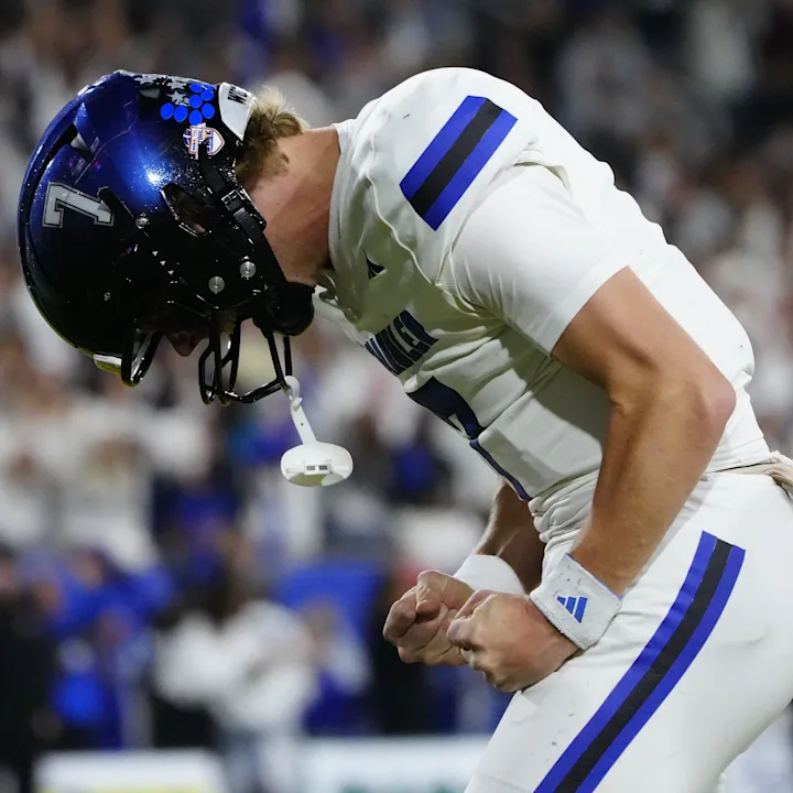 Saturday in Happy Valley tweet media