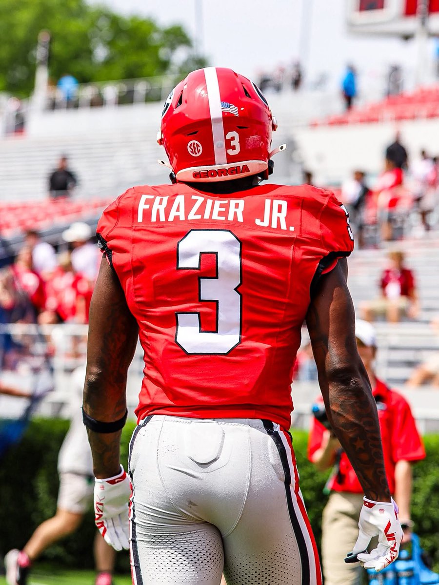 HamDawg115's tweet photo. Georgia really might have THE best running back room in the country.

Nate Frazier 
Chauncey Bowens 
Dante Dowdell
Dwight Phillips Jr.

LOADED https://t.co/yUwYwRS65q