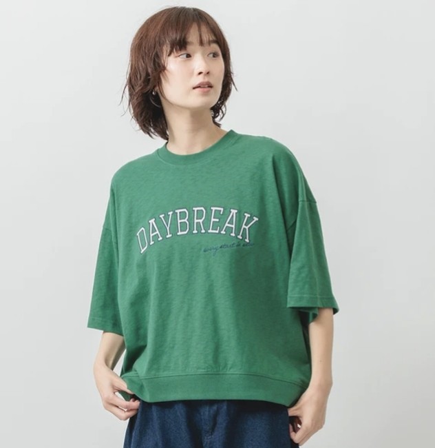 waffle_zakka's tweet image. ただのTシャツじゃ物足りない人へ。
凹凸感のあるスラブ素材×ロゴ刺繍で、着るだけでこなれる一枚。
ベージュ完売。早い者勝ちです。
#ファッション #Tシャツ 
#ロゴT #ロゴTシャツ #大人カジュアル #ナチュラルコーデ