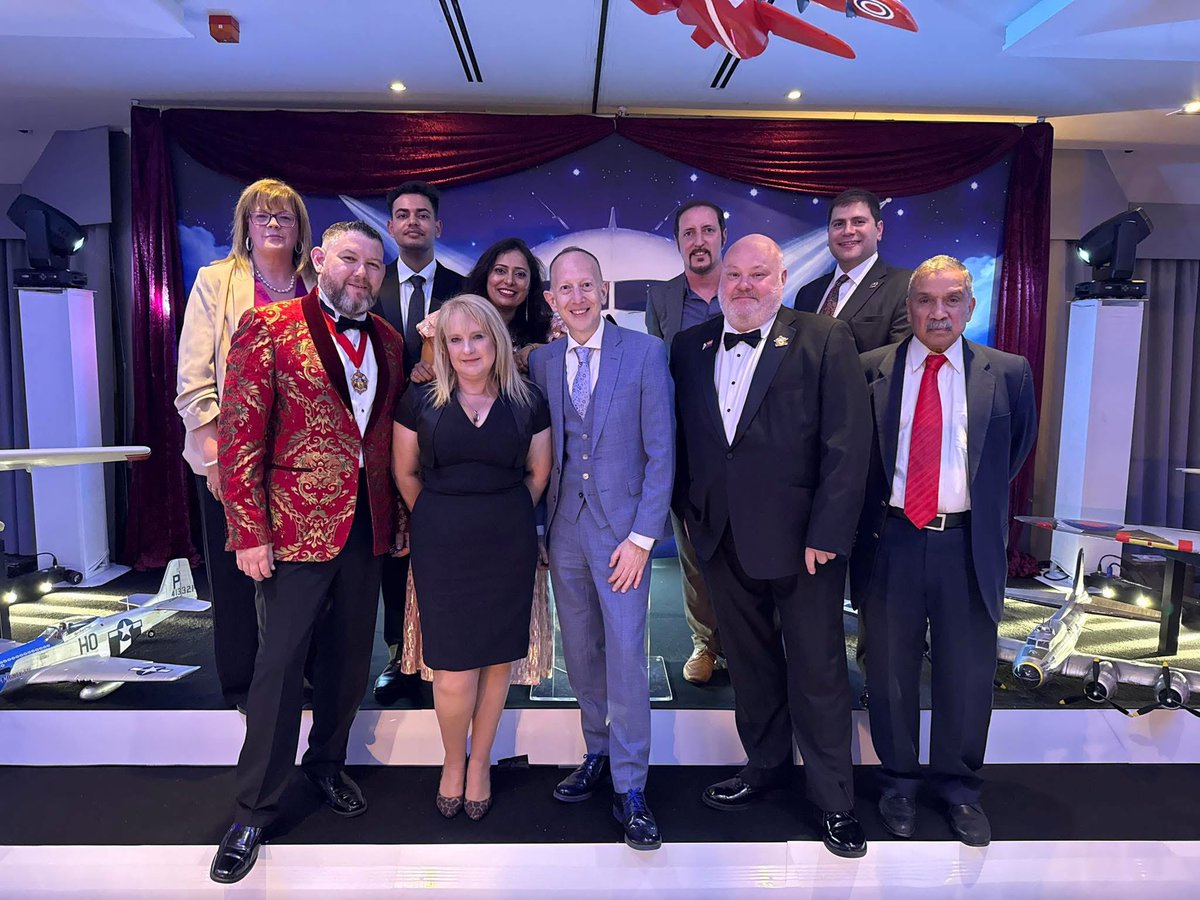 parveenrani80's tweet photo. An inspiring evening at the Mayor of Hertsmere’s Civic Dinner celebrating our local heroes. Great to see Borehamwood Foodbank recognised—truly vital work. Congratulations to all award winners.
#Hertsmere #LocalHeroes #Community https://t.co/QFpUefJrvH