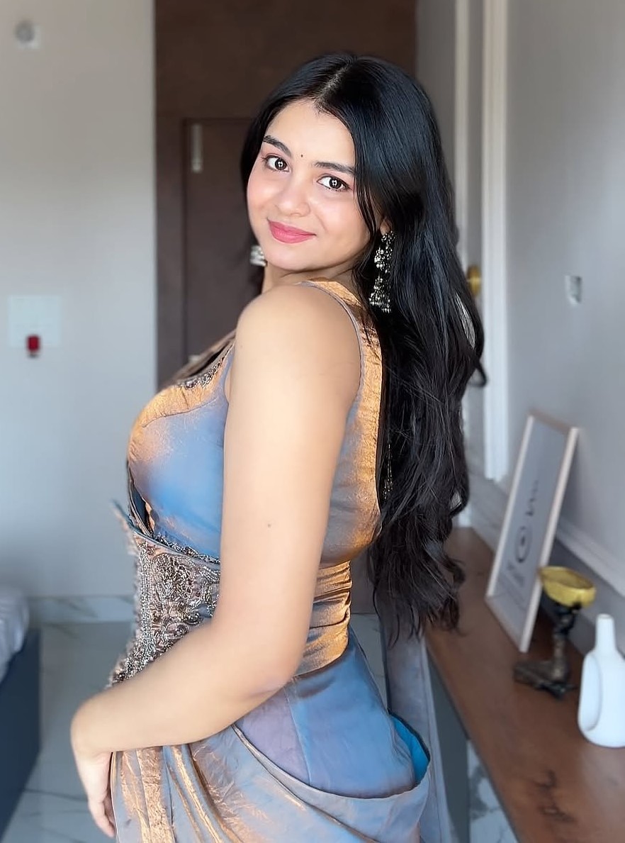 selectyourgirls's tweet photo. Spending the evening in Mumbai. ✨ 💋
Sometimes the city is better with some company. If you're looking for someone to talk to and share a drink with, I'm here.

Check out my profile on our site (link in bio) to see more. 🥂 💖🌹 https://t.co/SlqzuZKZx5