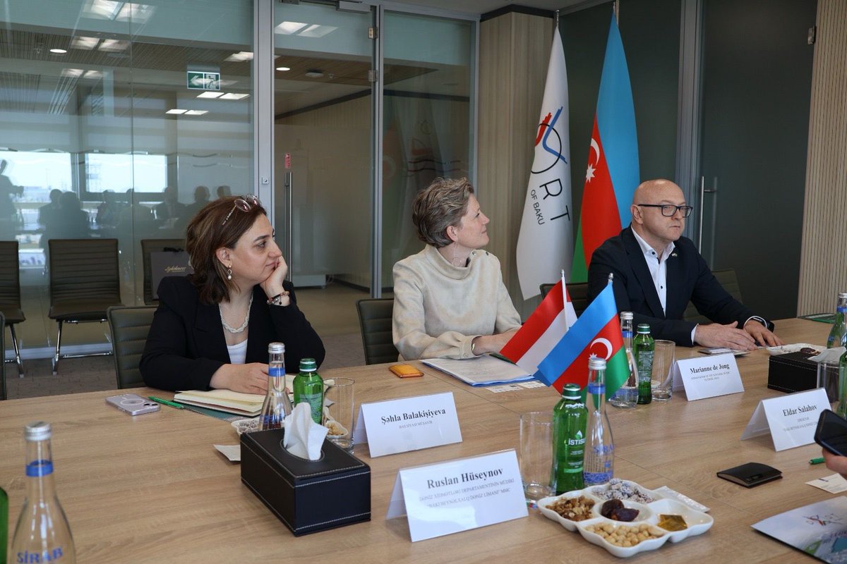 Netherlands in Azerbaijan tweet media