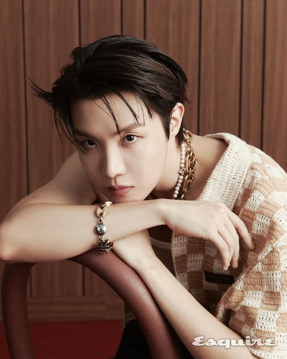 apoyo_ot7's tweet image. Esquire Korea en Instagram

Capturé los momentos más brillantes de J-Hope a través de la cámara. Pueden encontrar más imágenes de la sesión fotográfica en la edición de mayo de &amp;lt;Esquire Korea&amp;gt;.

🖇️instagram.com/p/DXYyL9MD3ee/…

#BTS @BTS_twt #BTSARMY #ARMY #JHOPE