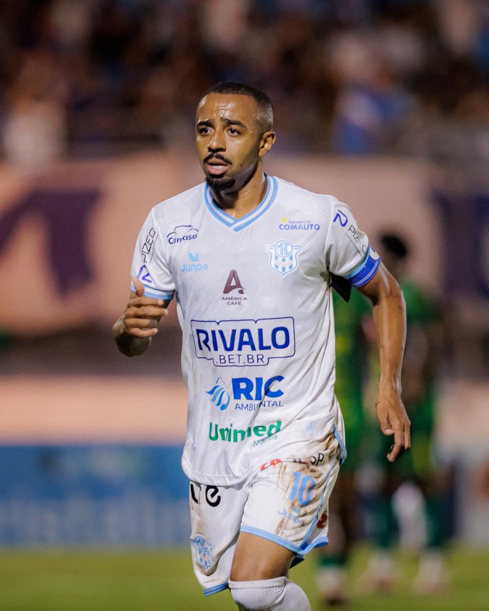 Capitão do Marília, Carlos Alberto comemora acesso e projeta final contra a Portuguesa Santista bit.ly/4269Oy9