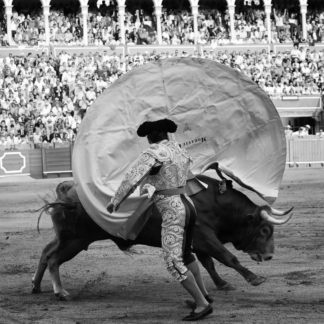 sergiomoreno16's tweet photo. Alguno se piensa que porque él lo hace así de fácil de verdad lo es. Detrás de estas exhibiciones que nos está regalando hay mucho valor y mucho riesgo.

📷 @MauriceBerho para https://t.co/odVPSmvzpE 
@CuadernosTM https://t.co/lqc9w350pa