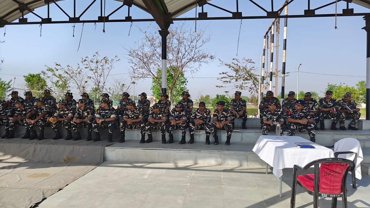 वाहिनी में कार्यरत बलकर्मियों को MMG संबंधी प्रशिक्षण प्रदान कर उनकी तकनीकी दक्षता एवं ऑपरेशनल तैयारी को सुदृढ़ किया गया।
#SSB_INDIA 
#SSBFTRLUCKNOW #SSBSHQGKP
 #MMGTraining #OperationalReadiness #TechSkills
 #NationFirst