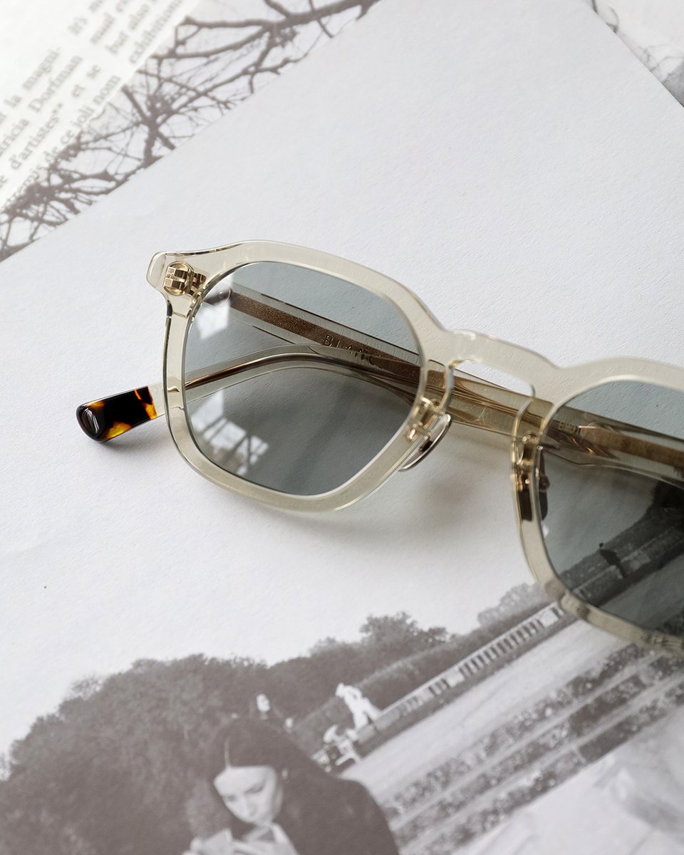 Re_eyewear's tweet photo. 【Re: Blog】派手じゃないのに、なぜか目に入る。BLANCの配色の話。｜BLANC..：ブラン　" BM010 "　熊本初上陸の眼鏡・サングラスブランドを取扱いスタートいたしました。 https://t.co/wIfg1U7ENo https://t.co/L1JesE29pY