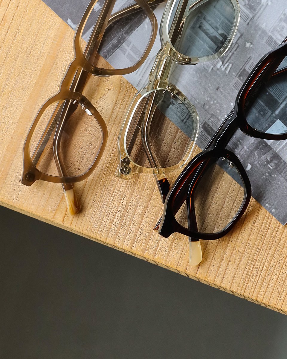Re_eyewear's tweet photo. 【Re: Blog】派手じゃないのに、なぜか目に入る。BLANCの配色の話。｜BLANC..：ブラン　" BM010 "　熊本初上陸の眼鏡・サングラスブランドを取扱いスタートいたしました。 https://t.co/wIfg1U7ENo https://t.co/L1JesE29pY