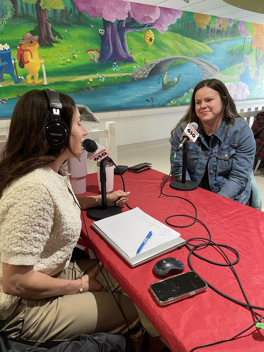 610CKTB's tweet photo. LIVE NOW | Steph sits down with #RonaldMcDonaldHouseSCO Family Room Alumni Robyn Dobson to discuss her experience using the room at Marotta Family Hospital, the RMHC location in Hamilton, services for children, and the importance of providing help to families in need #CKTBLive https://t.co/QeFzoG2iru