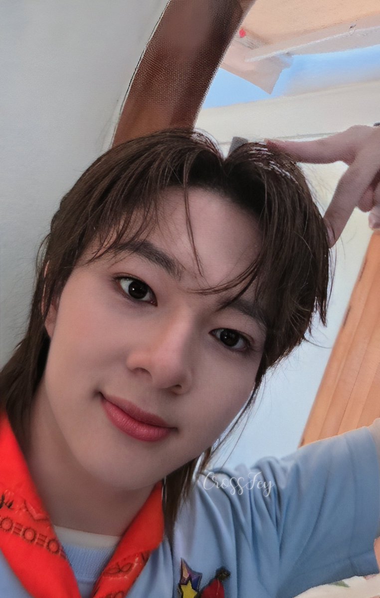 fey_cross tweet media