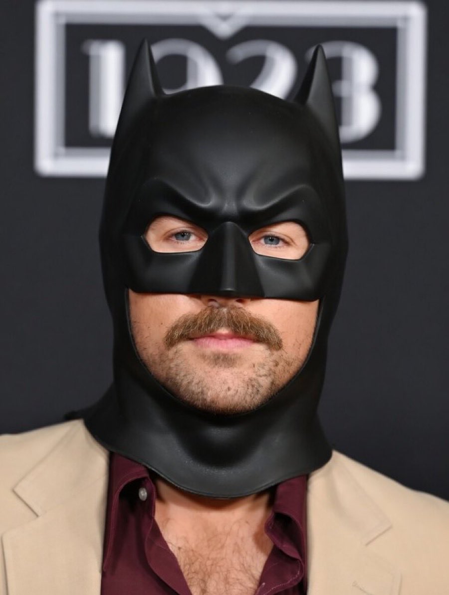 I just know tomorrow will be the perfect  day for Sklenar fans who think that their AI Batman will take place on that universe and not in Chatgpt. I am also ready for that Clayface trailer , there is my support 👇