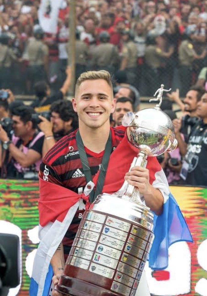 Piris da Motta.

Lenda!

Campeão da Copa Libertadores 2019 pelo Flamengo.