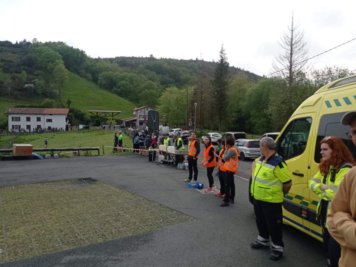 Manttale's tweet photo. Desde esta líneas queremos agradecer el apoyo de voluntarios, colaboradores, patrocinadores, participantes y público que han hecho posible la celebración de la XX Media Maratón de Montaña de Bera. 

Nos vemos en 2027. https://t.co/WBOn7MsPDS
